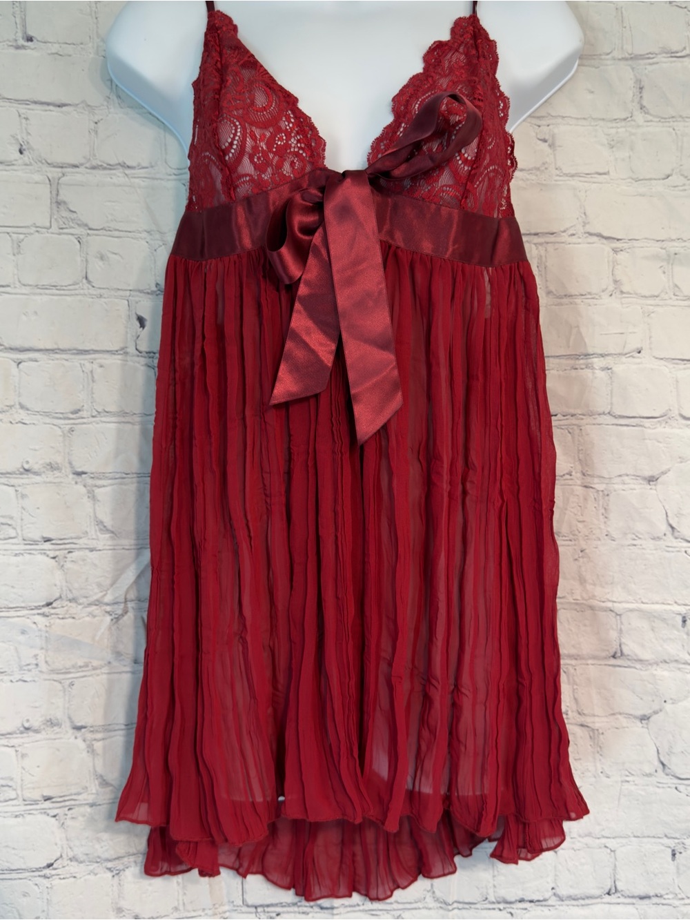Victoria’s Secret Red Lace-Trim Chiffon Chemise with Satin Bow Large